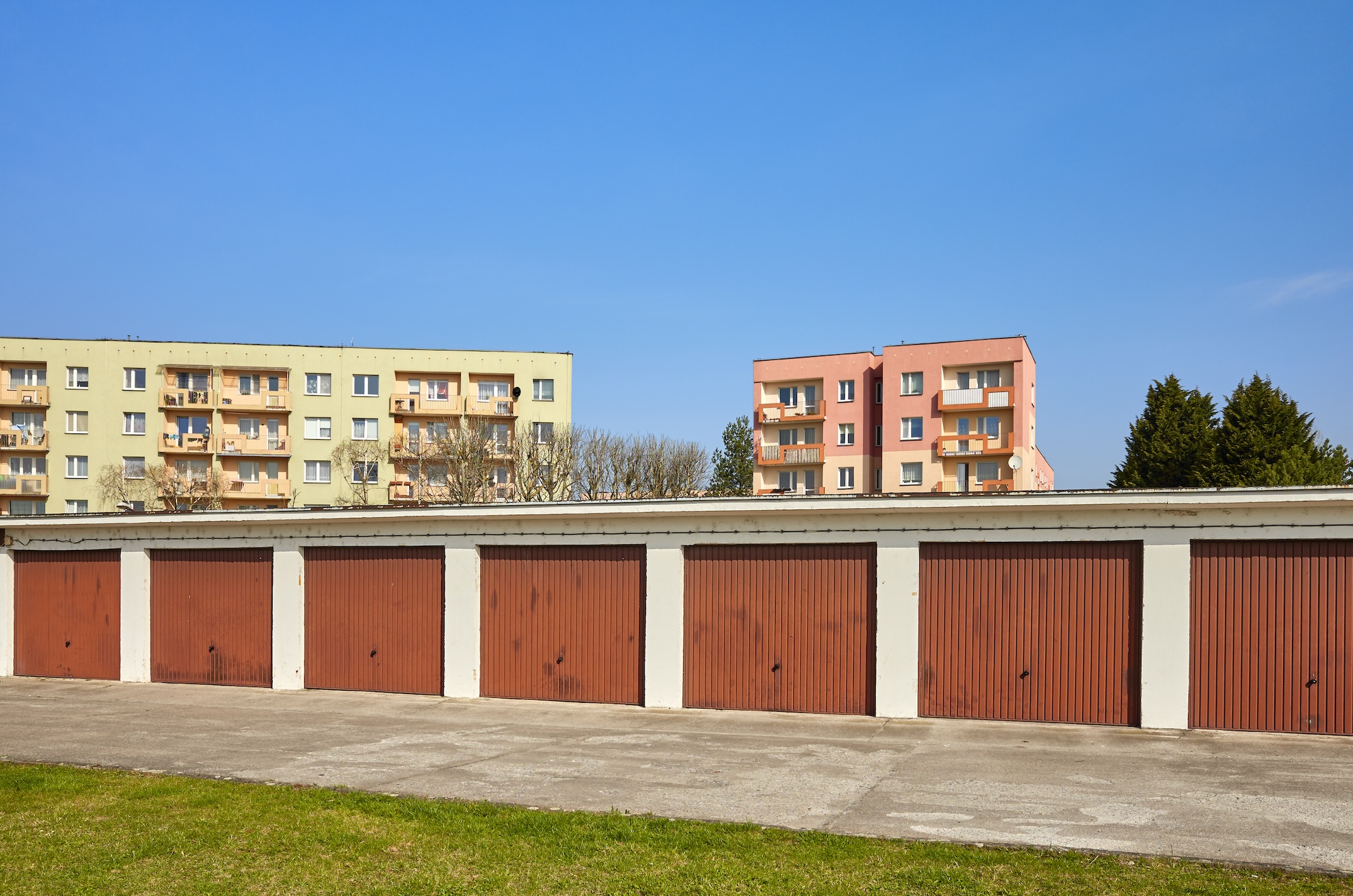 garages with closed gates in a residential neighbo 2026 03 19 03 13 20 utc